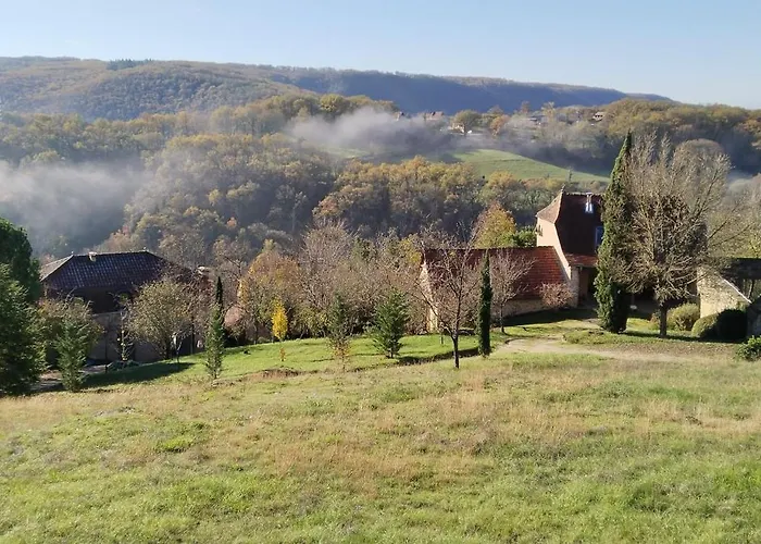 Quercynoise De Charme Piscine Et Vue Sur Vallee Du Lot Balaguier-d'Olt